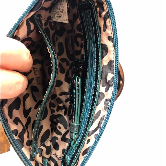 Nine West Reversible Black Green Clutch Snake Pattern On Both Sides Kiss Lock - Picture 14 of 15